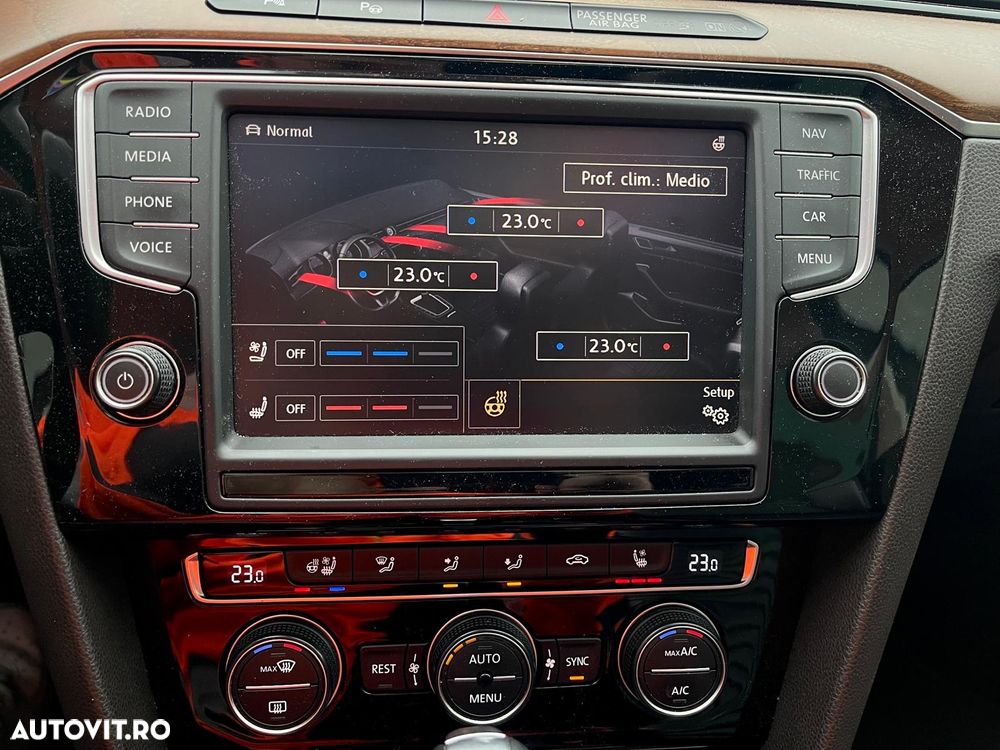 Volkswagen Passat 2.0 TDI SCR 4Motion DSG Highline - 15