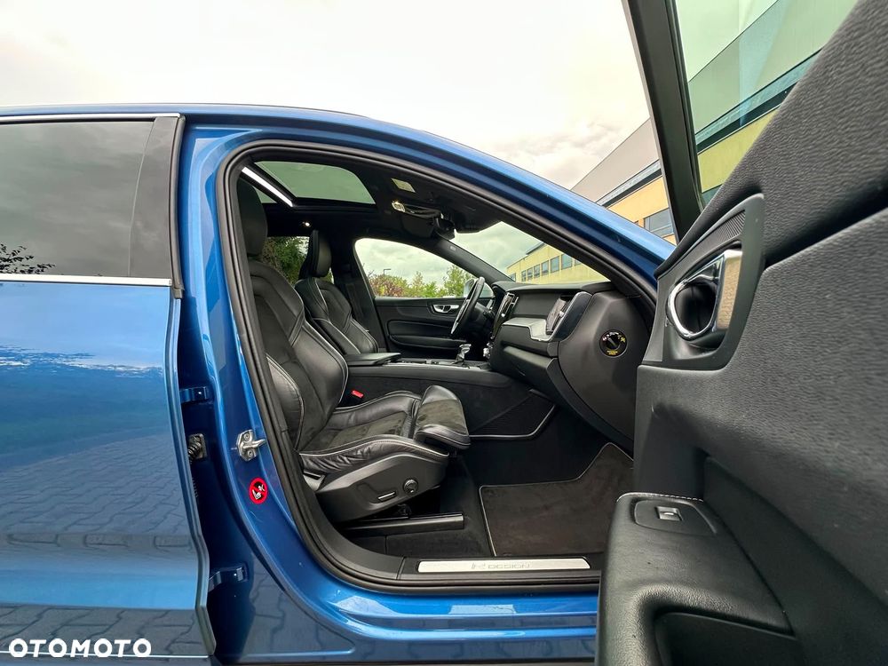Volvo XC 60 D5 AWD R-Design - 17