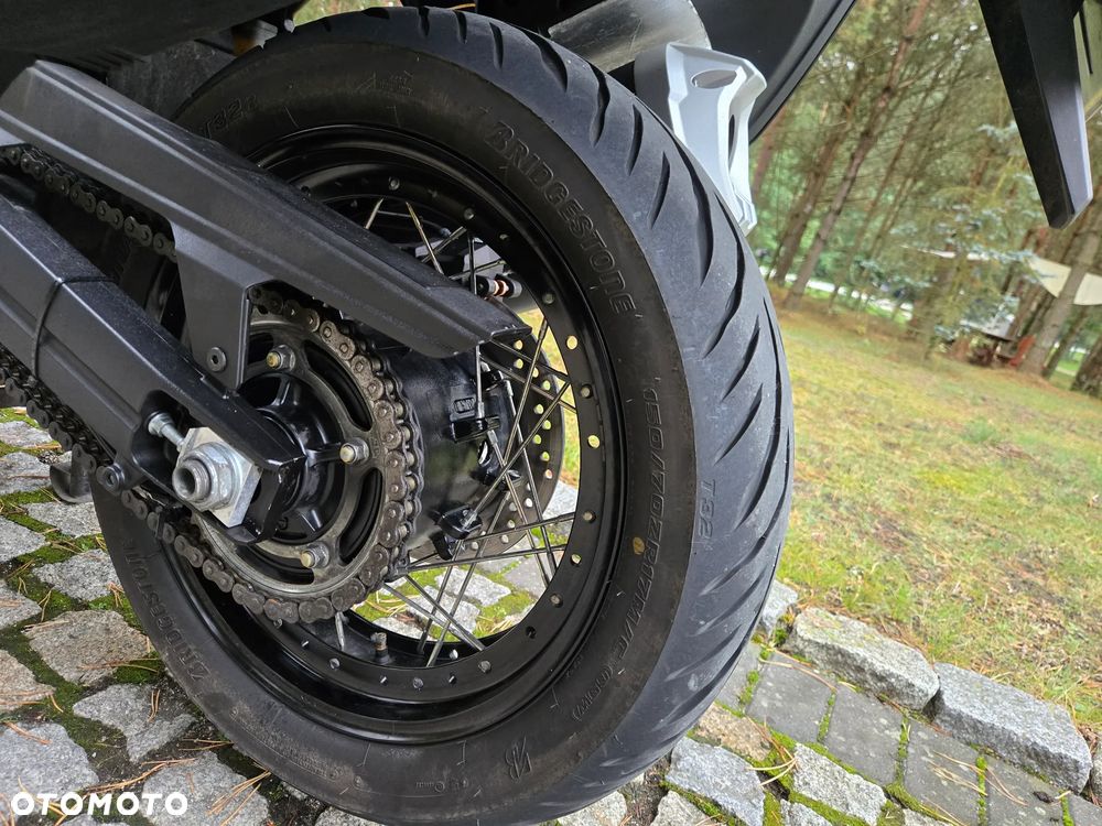 Suzuki V-STROM - 32