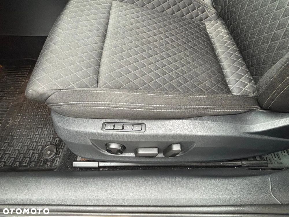 Skoda Superb 2.0 TDI Style - 24