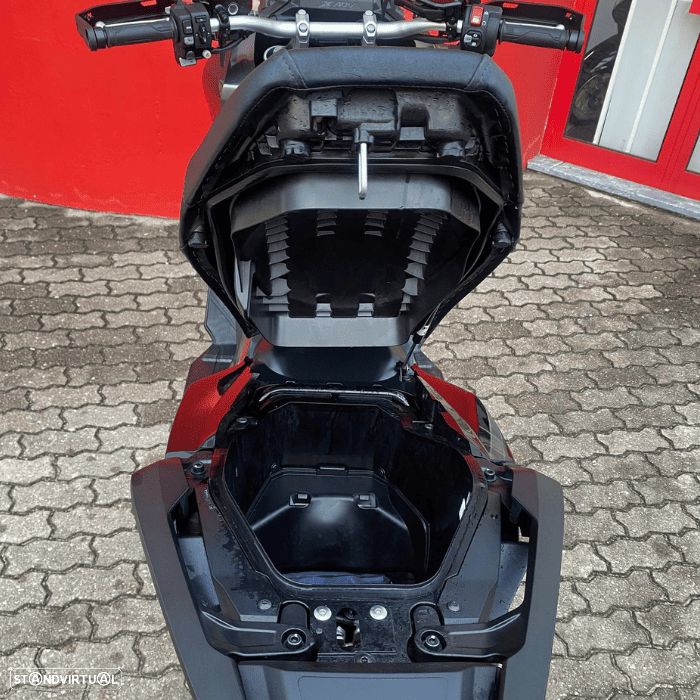 Honda X-ADV 750 SPECIAL EDITION - 8