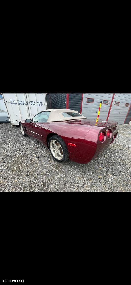 Chevrolet Corvette - 12