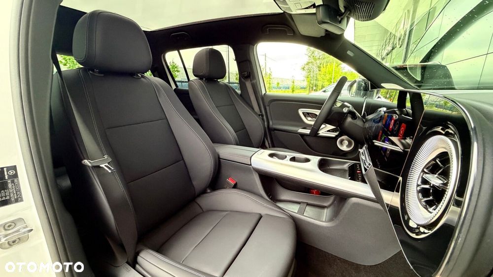 Mercedes-Benz GLB - 23
