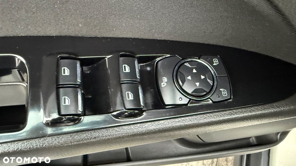 Ford Mondeo - 17