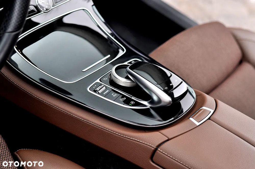 Mercedes-Benz Klasa E 200 d 9G-TRONIC Avantgarde - 18