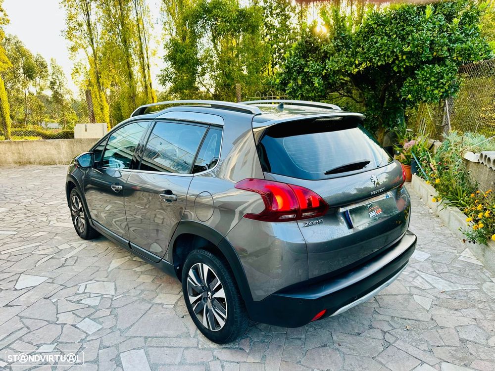 Peugeot 2008 1.2 PureTech Allure - 3