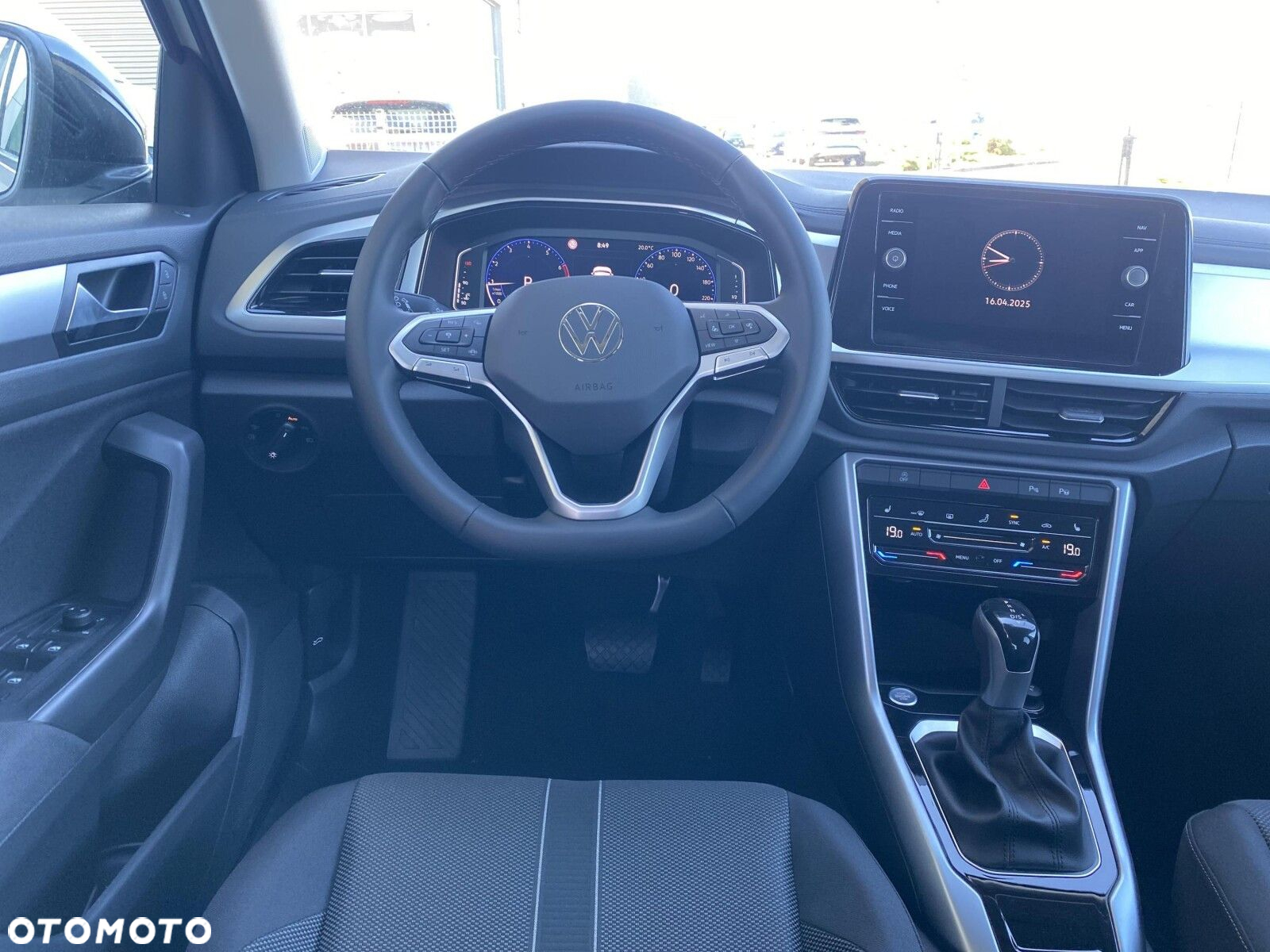 Volkswagen T-Roc - 24