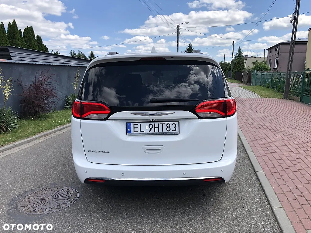 Chrysler Pacifica - 4