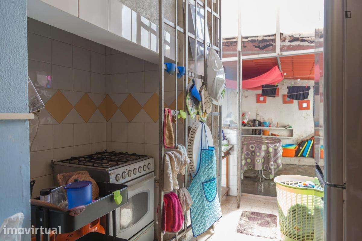 Quarto - localizado em Intendente Lisbon - Grande imagem: 4/23