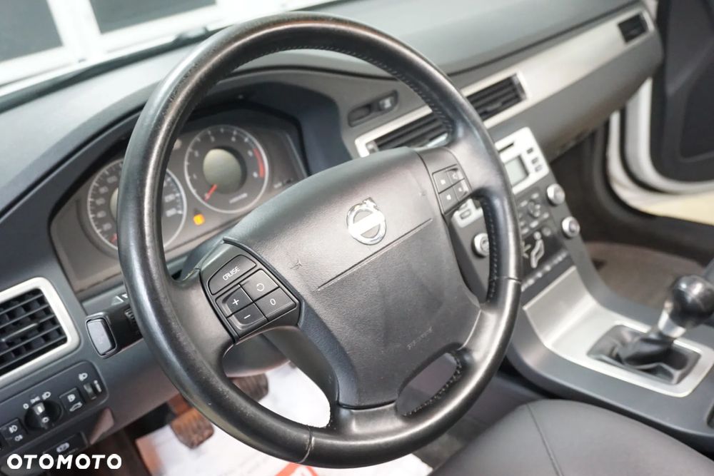 Volvo V70 2.0D Kinetic - 18