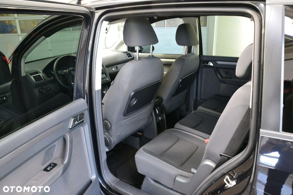 Volkswagen Touran - 21