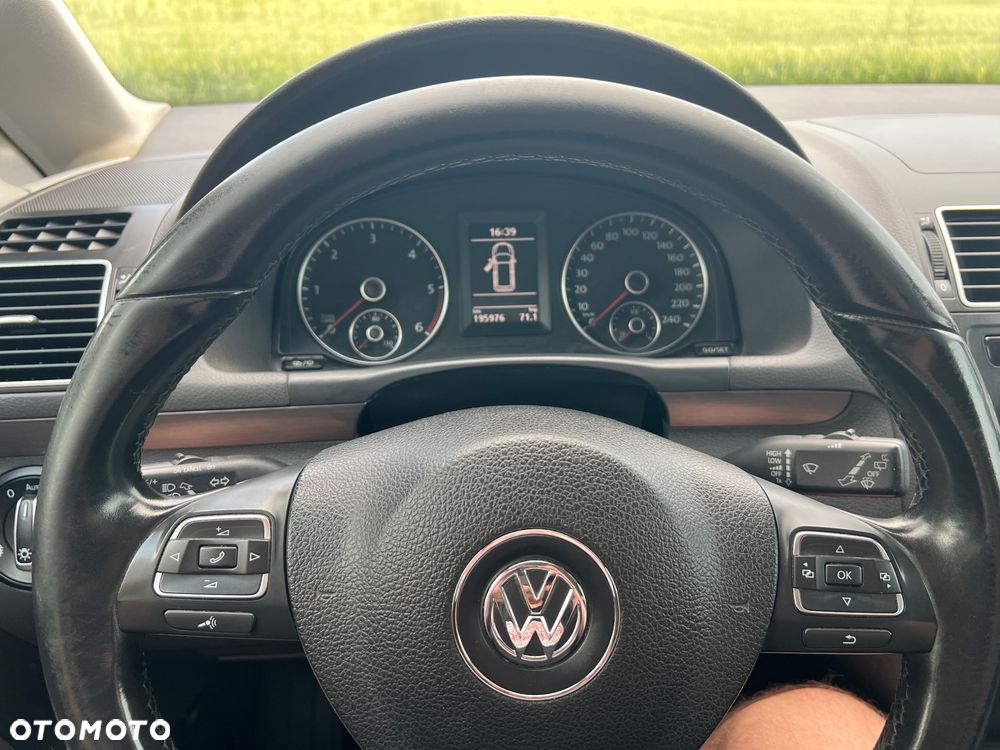 Volkswagen Touran 1.6 TDI DPF Comfortline - 16