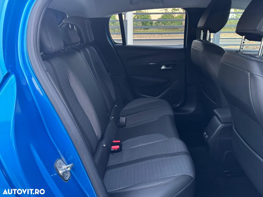 Peugeot 208 - 18