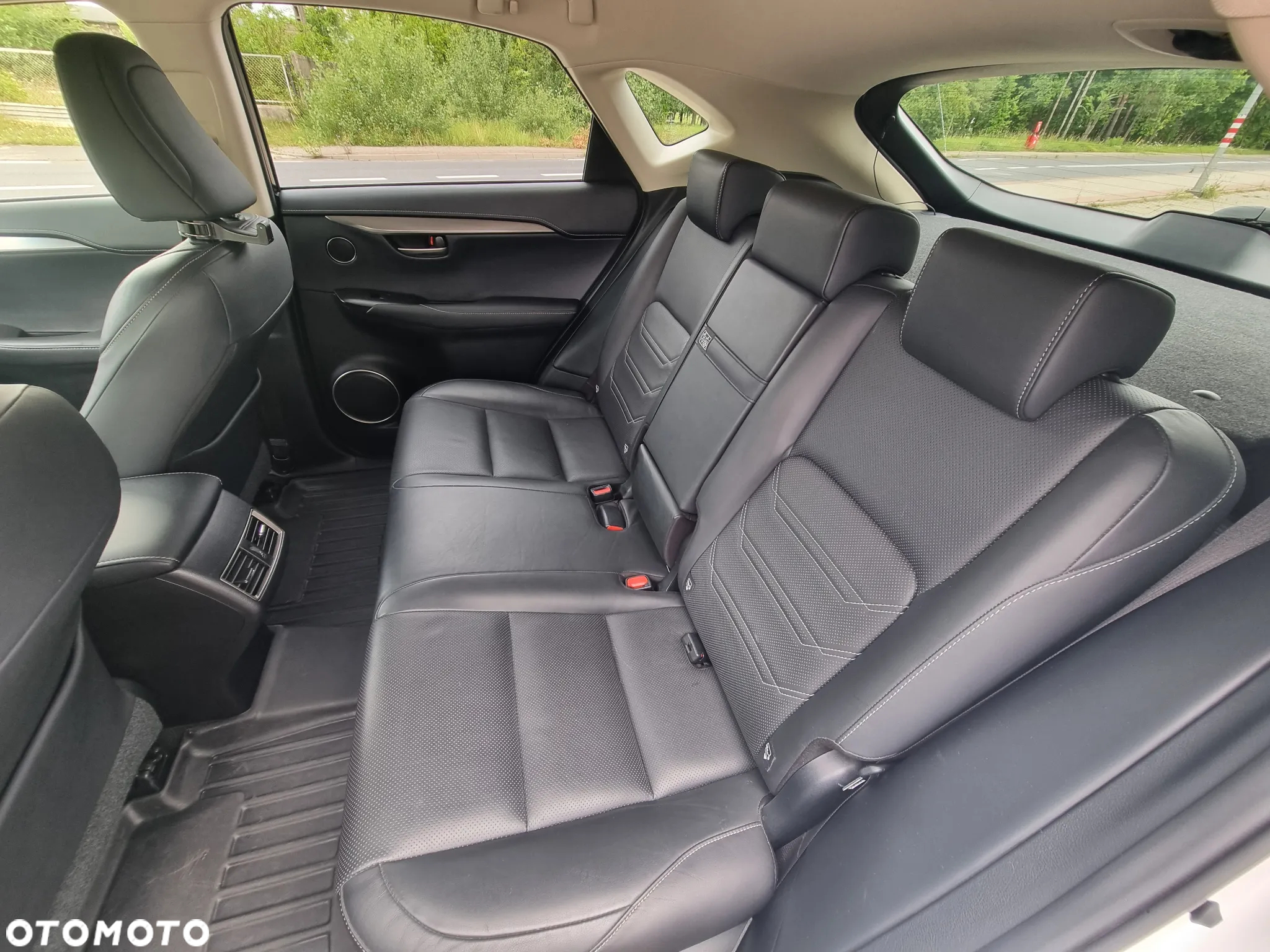 Lexus NX 200t Comfort AWD - 18