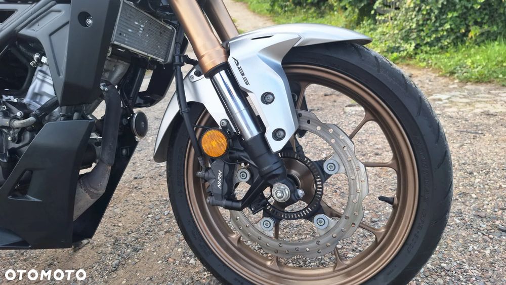 Honda CB - 8
