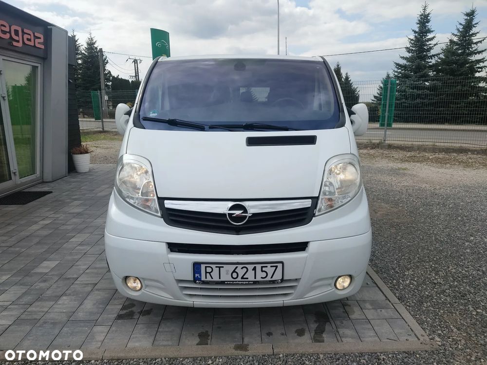 Opel Vivaro - 8