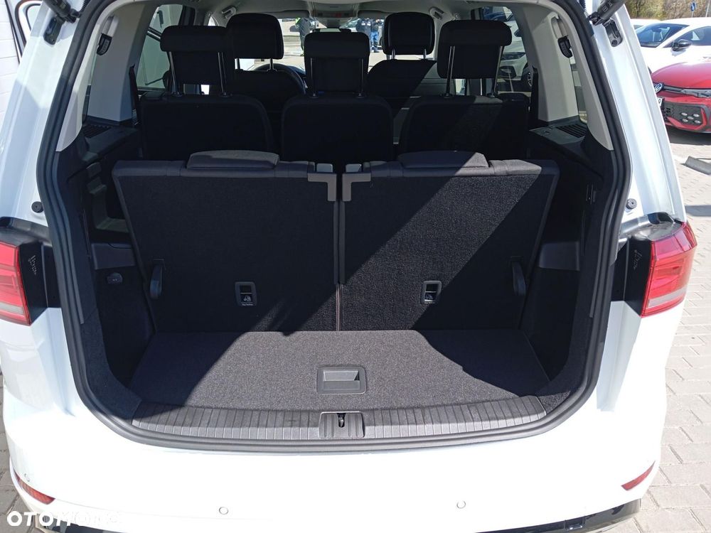 Volkswagen Touran - 29