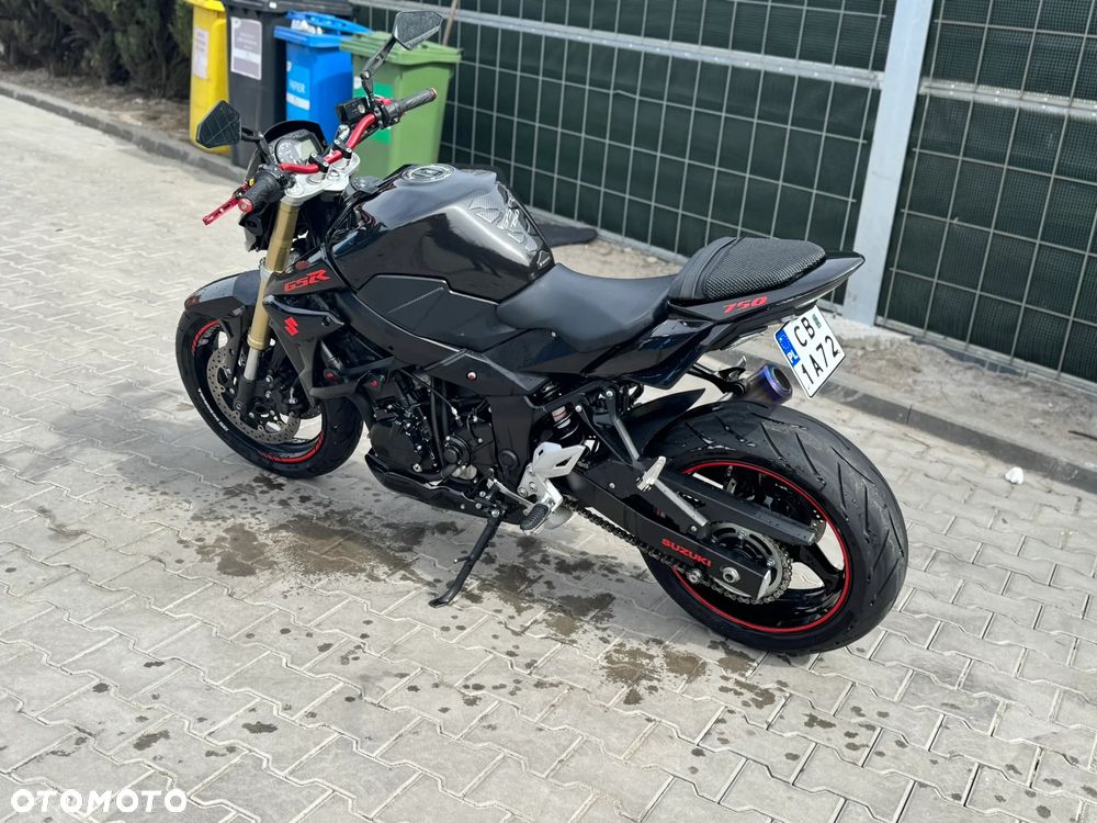 Suzuki GSR - 5
