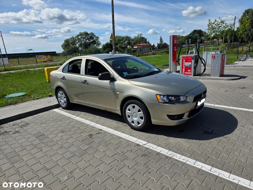 Mitsubishi Lancer 1.8 Inform - 1