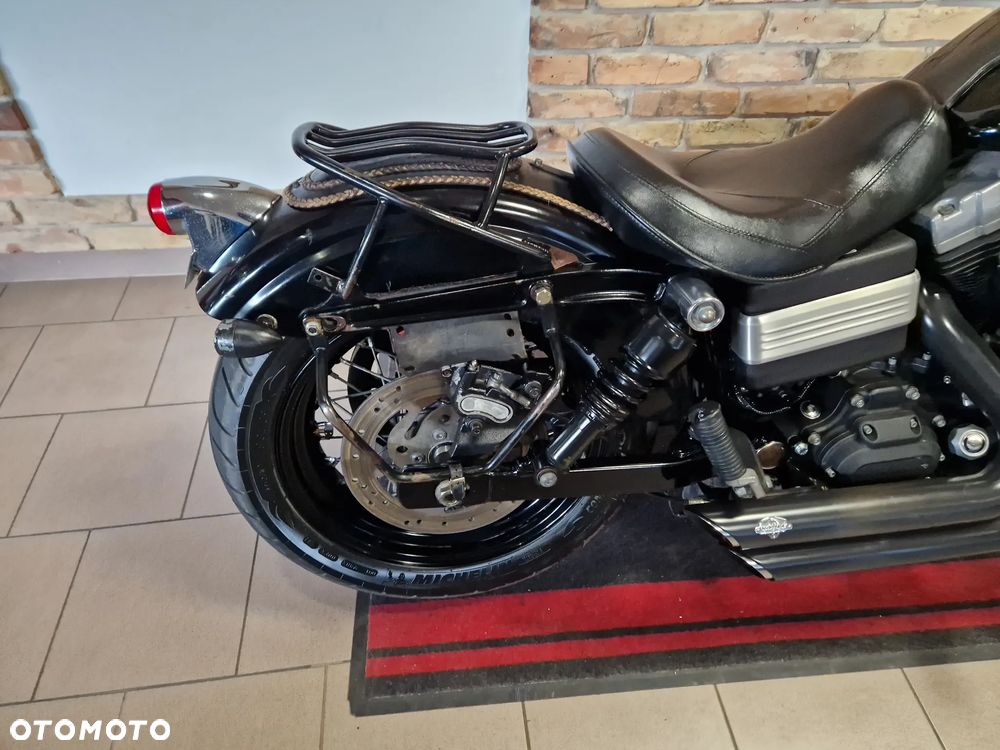 Harley-Davidson Dyna Street Bob - 15