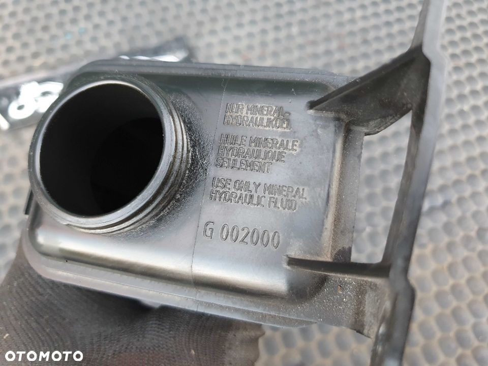 Zbiorniczek Zbiornik Plynu Oleju Wspomagania Korek AUDI A4 B6 B7 - 9