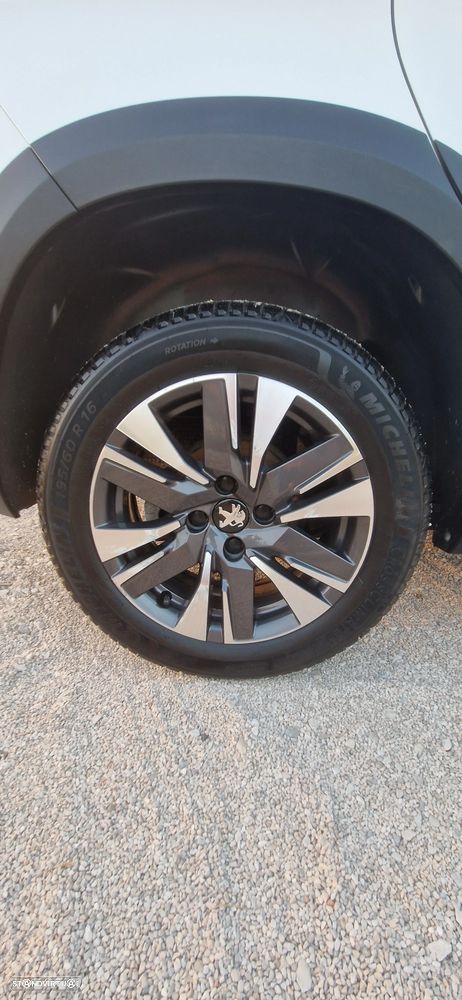 Peugeot 2008 1.2 PureTech Allure - 10