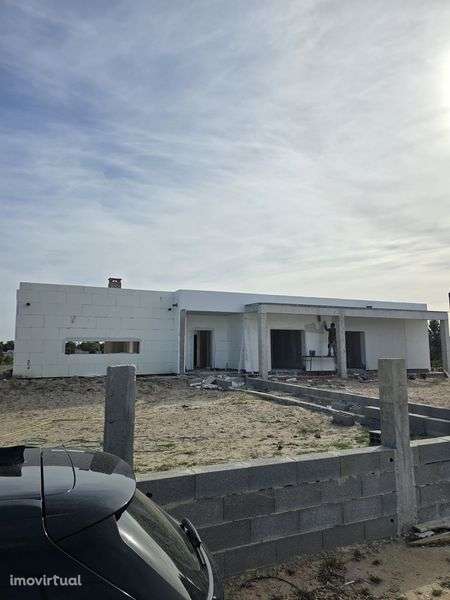 Imóvel de Luxo com Espaço Exterior e Privacidade Total - Grande imagem: 4/12