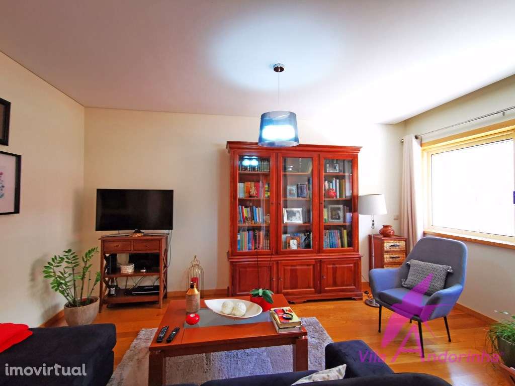 Apartamento T2 na Abelheira com ótima localização - Grande imagem: 3/23