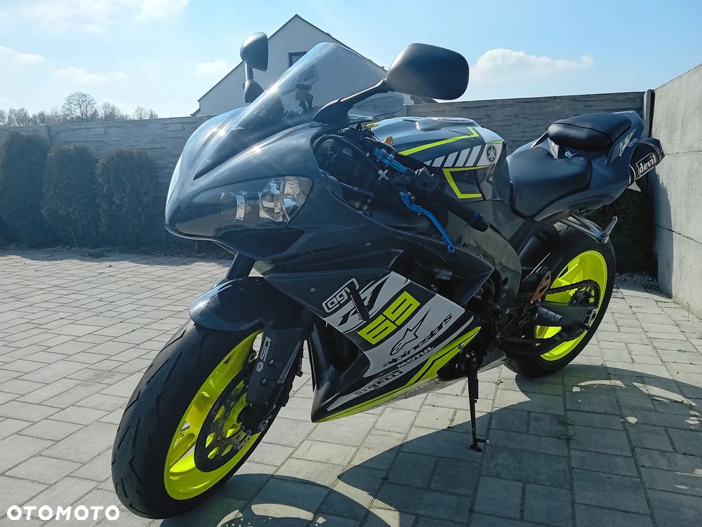 Yamaha R1 - 3