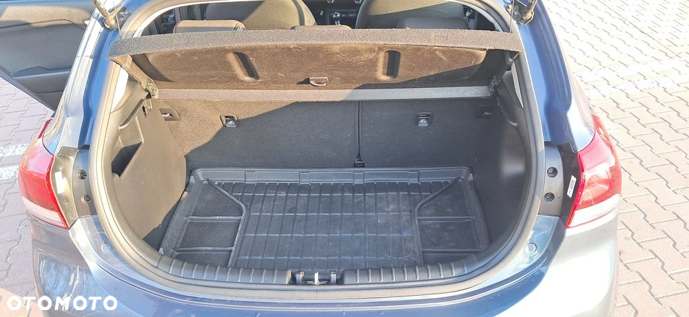 Kia Rio 1.2 M - 11