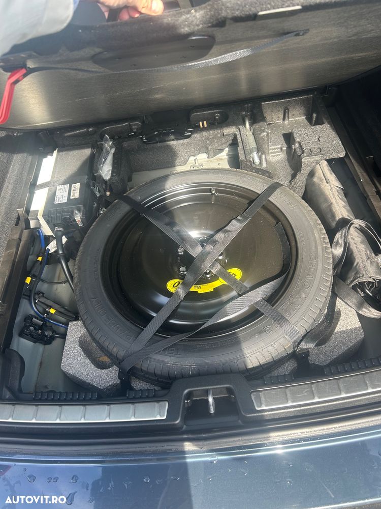 Volvo XC 60 B4 MHEV AWD Momentum - 12