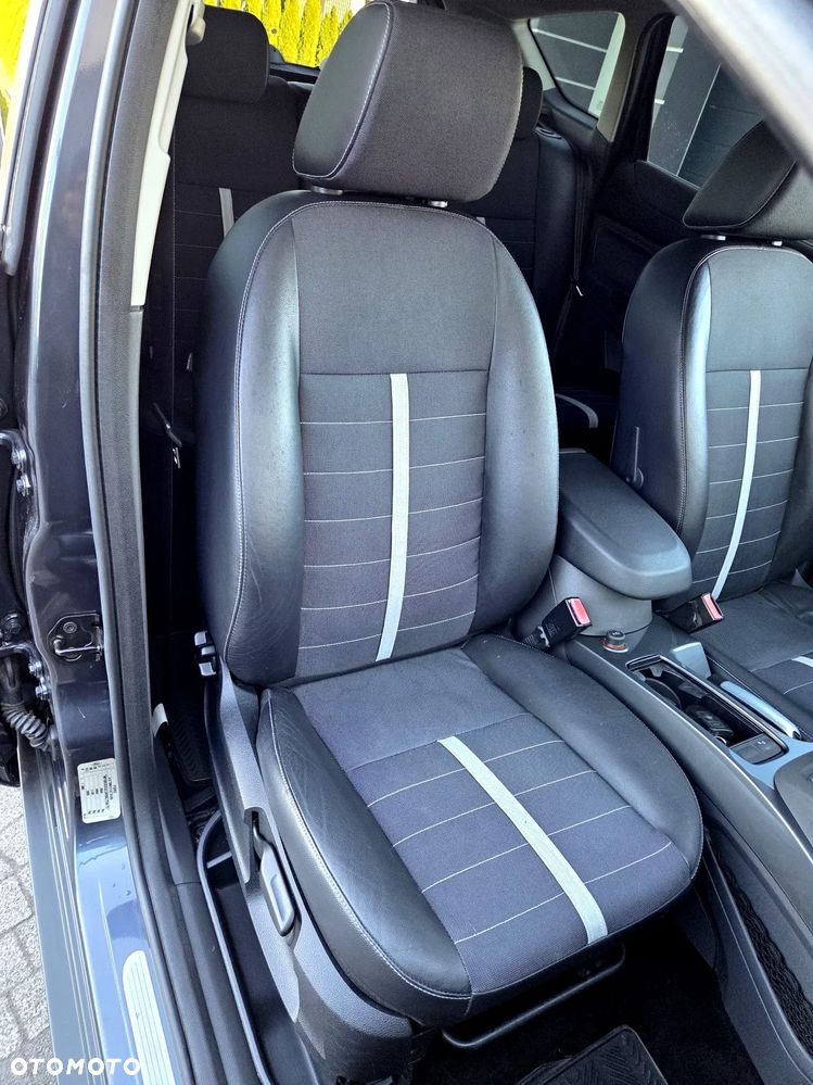 Ford Kuga - 19
