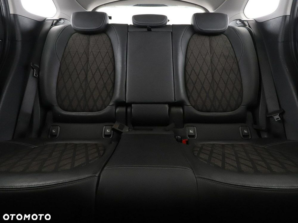 BMW X1 sDrive18d xLine - 19