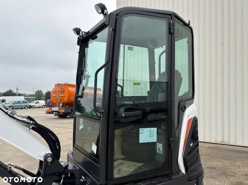 Bobcat E27 - 6