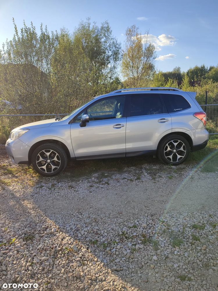 Subaru Forester 2.0XT Platinum Lineartronic - 4