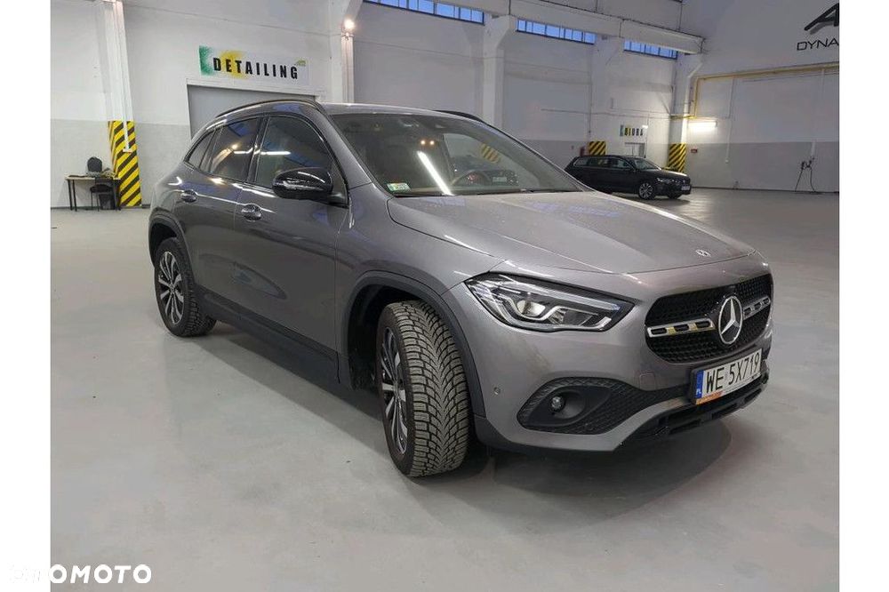 Mercedes-Benz GLA - 4