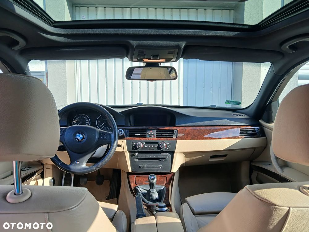 BMW Seria 3 325d - 31