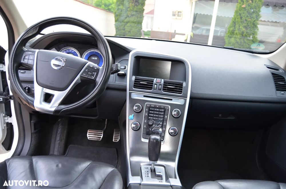 Volvo XC 60 2.4D AWD Aut. RDesign - 8