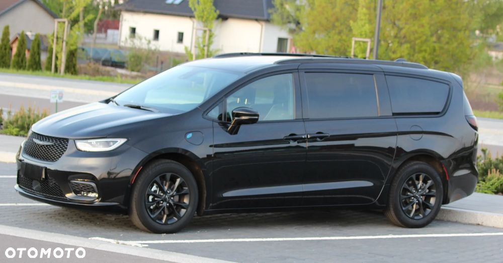 Chrysler Pacifica - 6