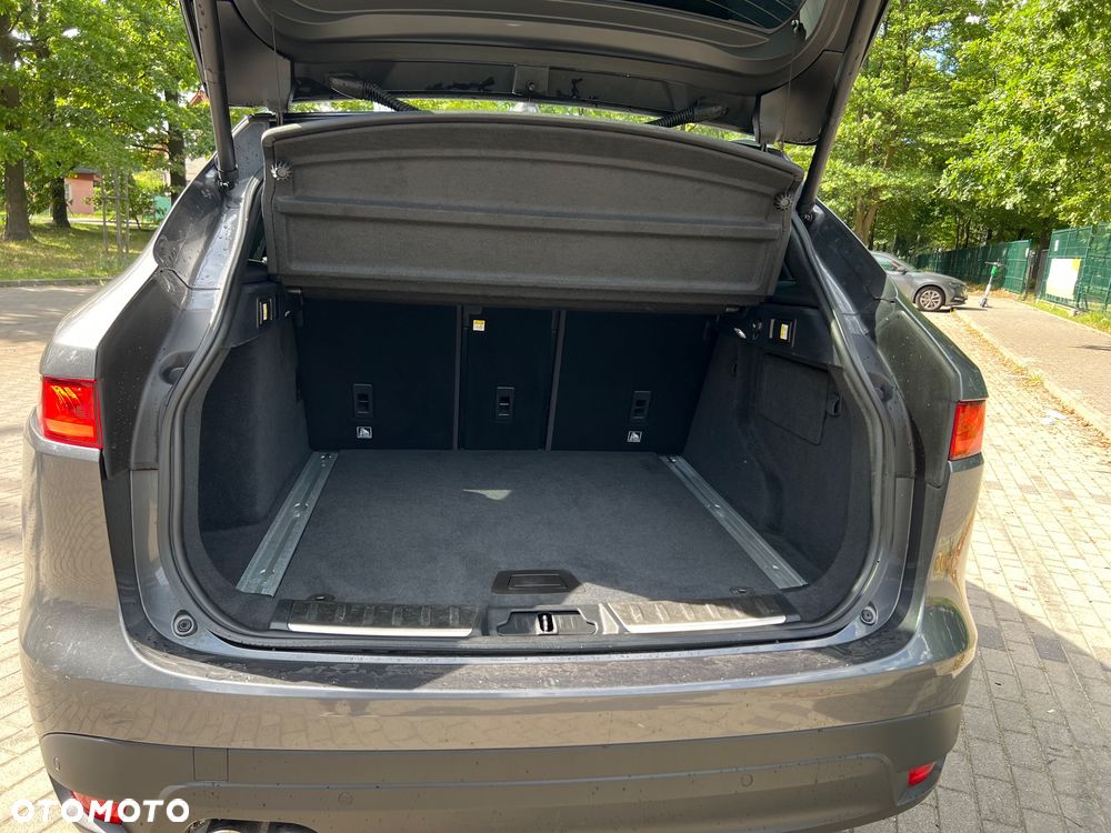 Jaguar F-Pace 20d AWD R-Sport - 12