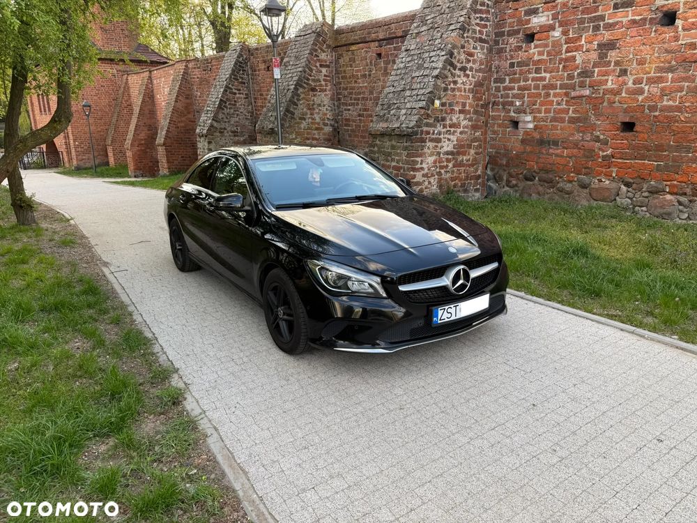 Mercedes-Benz CLA 180 7G-DCT - 3