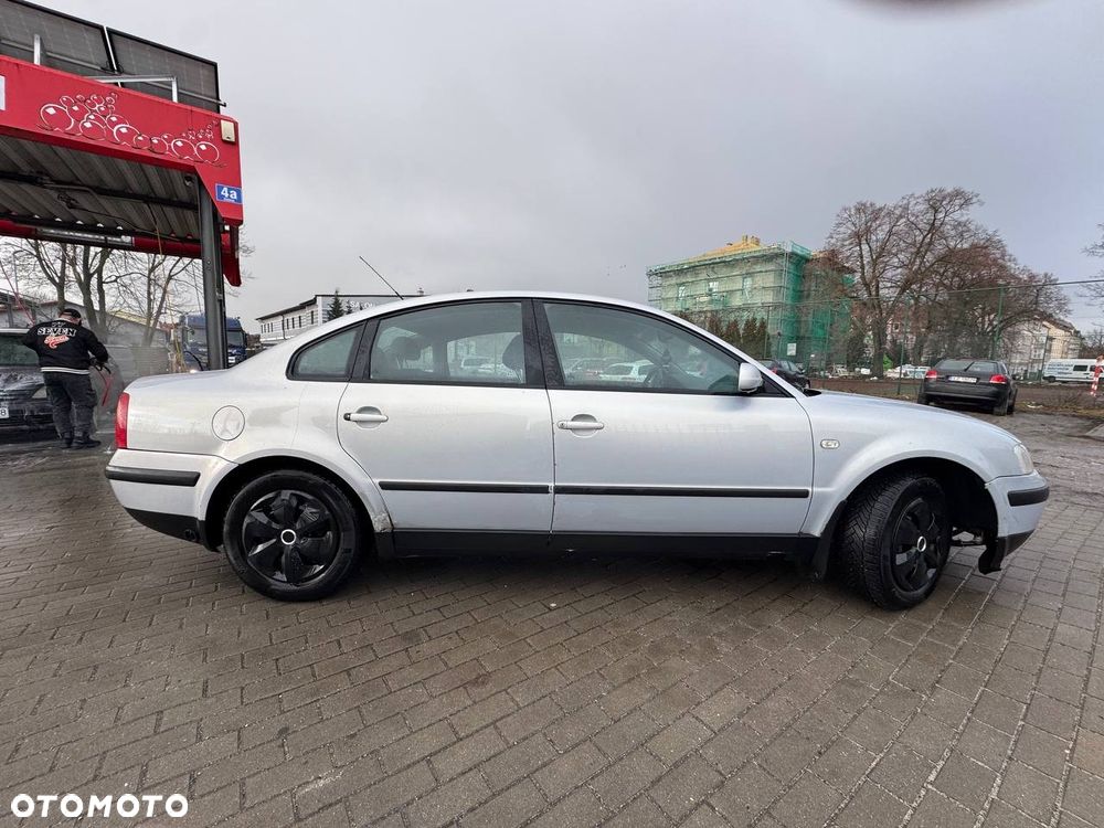 Volkswagen Passat 1.8 - 2