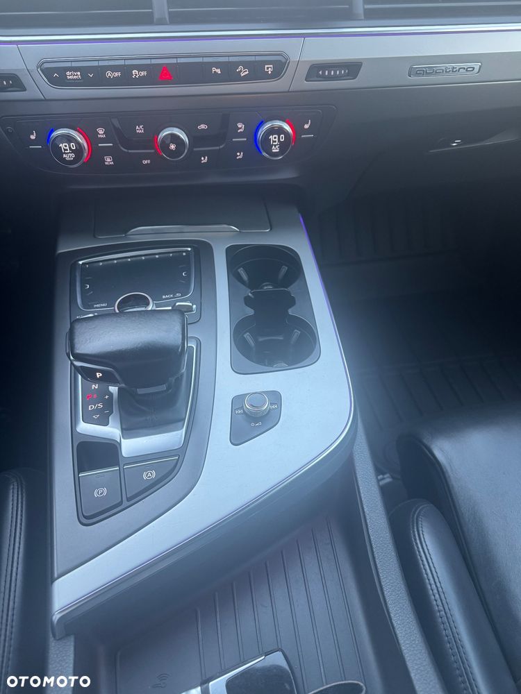 Audi Q7 - 12
