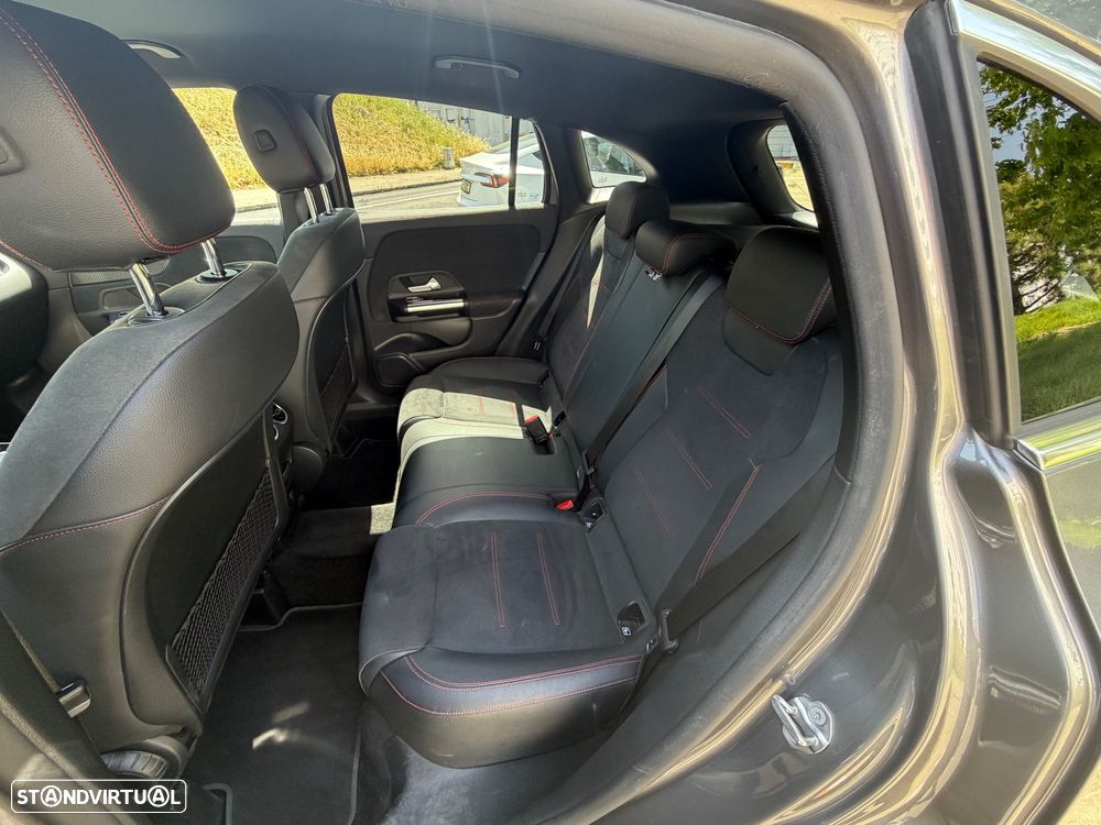 Mercedes-Benz GLA 180 d AMG Line - 19