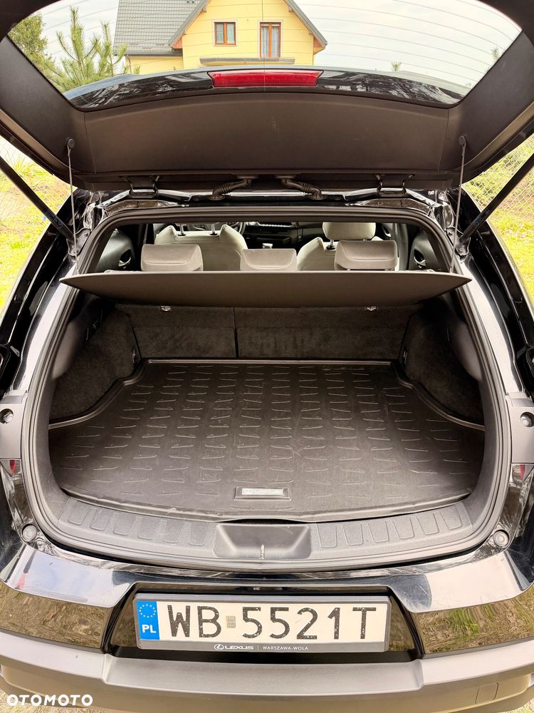 Lexus UX - 10