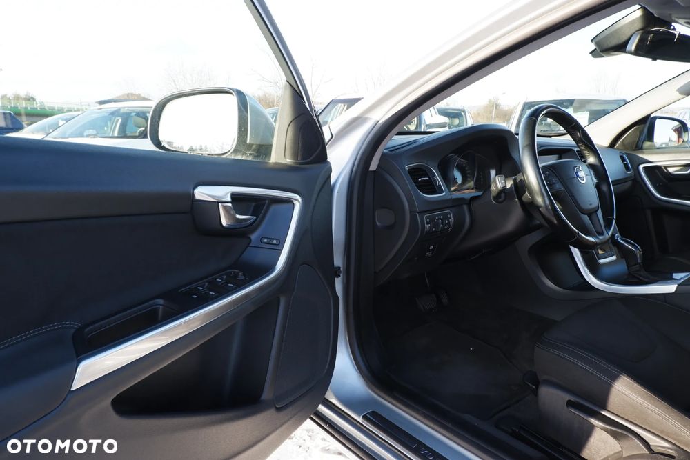 Volvo V60 D3 Geartronic Kinetic - 26
