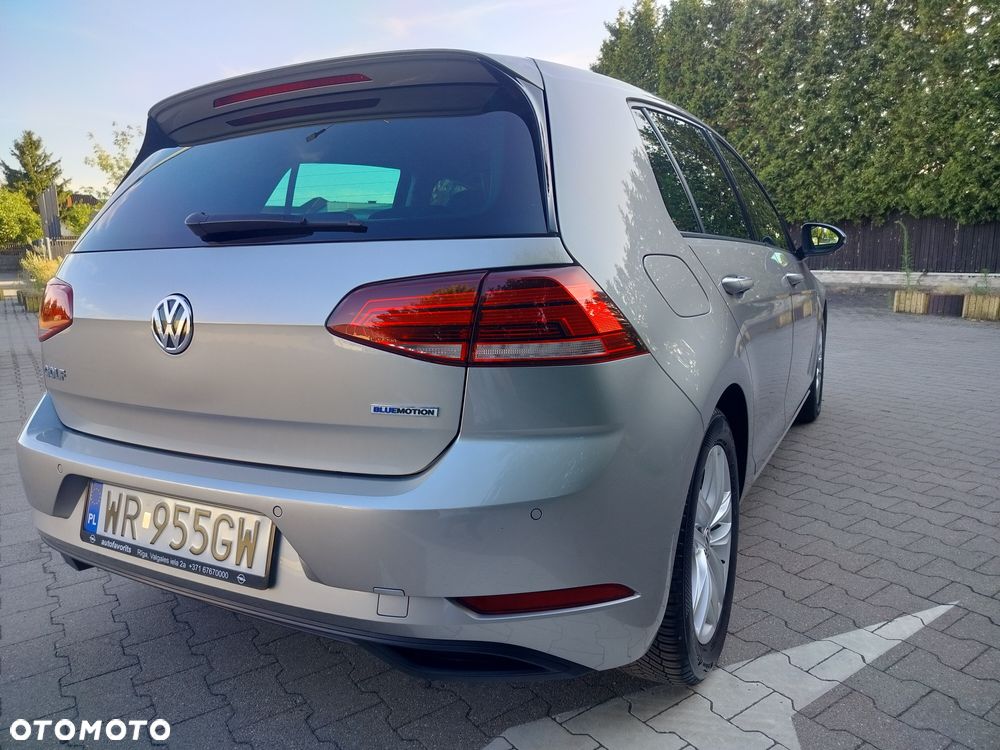 Volkswagen Golf - 6