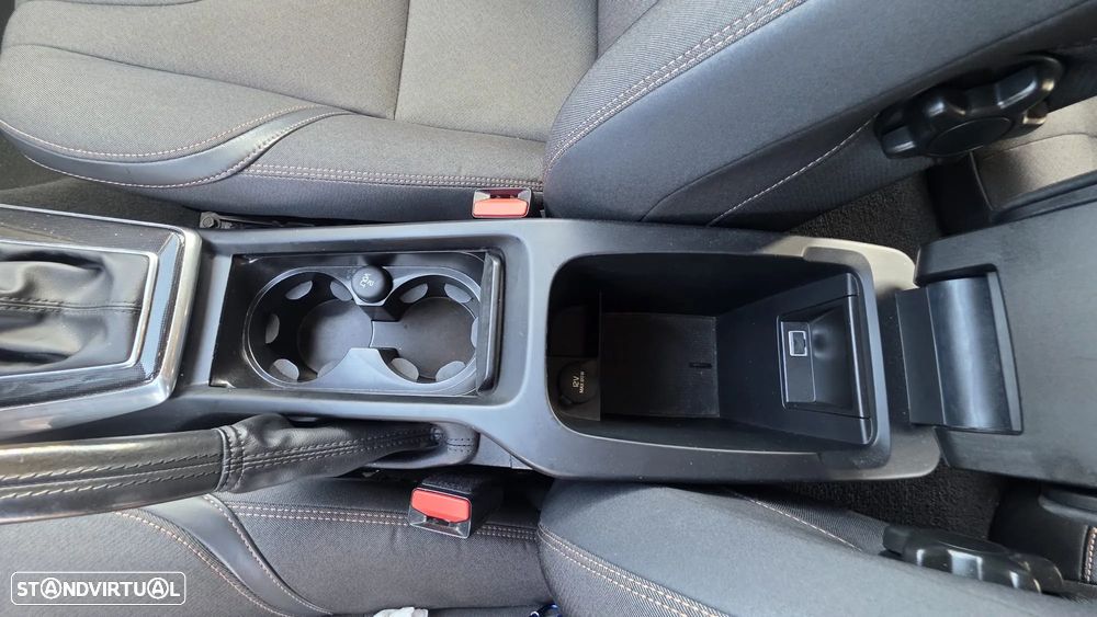 Volvo V40 2.0 D3 Momentum Geartronic - 10
