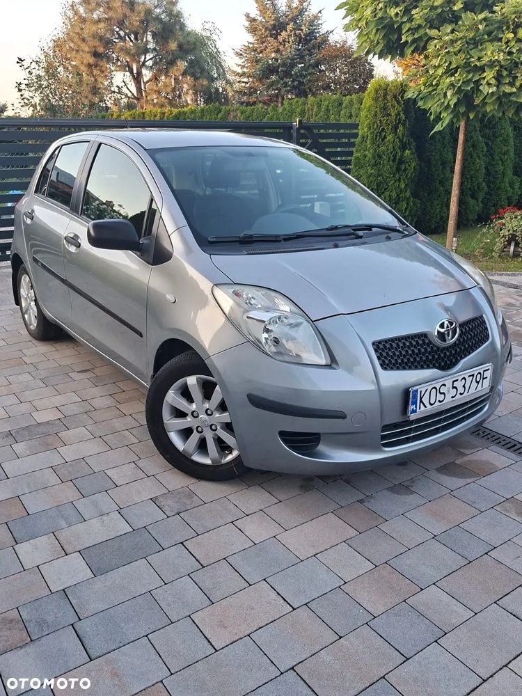 Toyota Yaris - 4