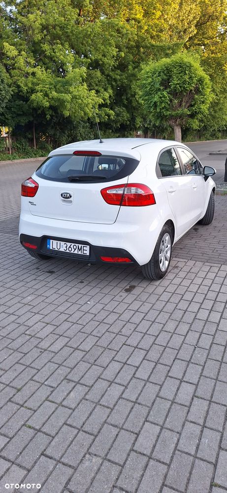 Kia Rio - 4